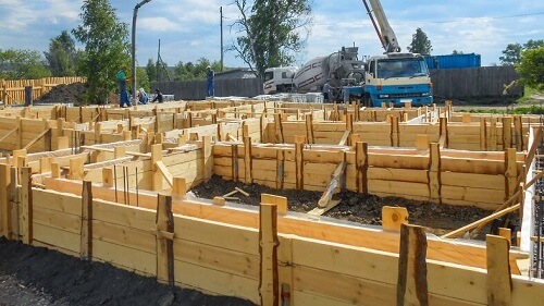 Ленточный фундамент для дома в Речице