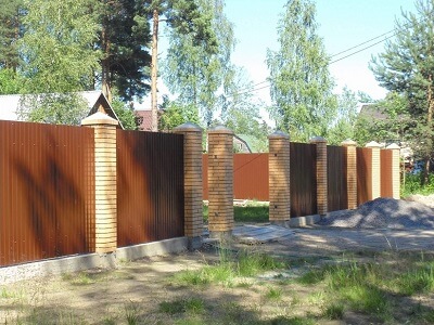 Монтаж забора из металлопрофия в Речице